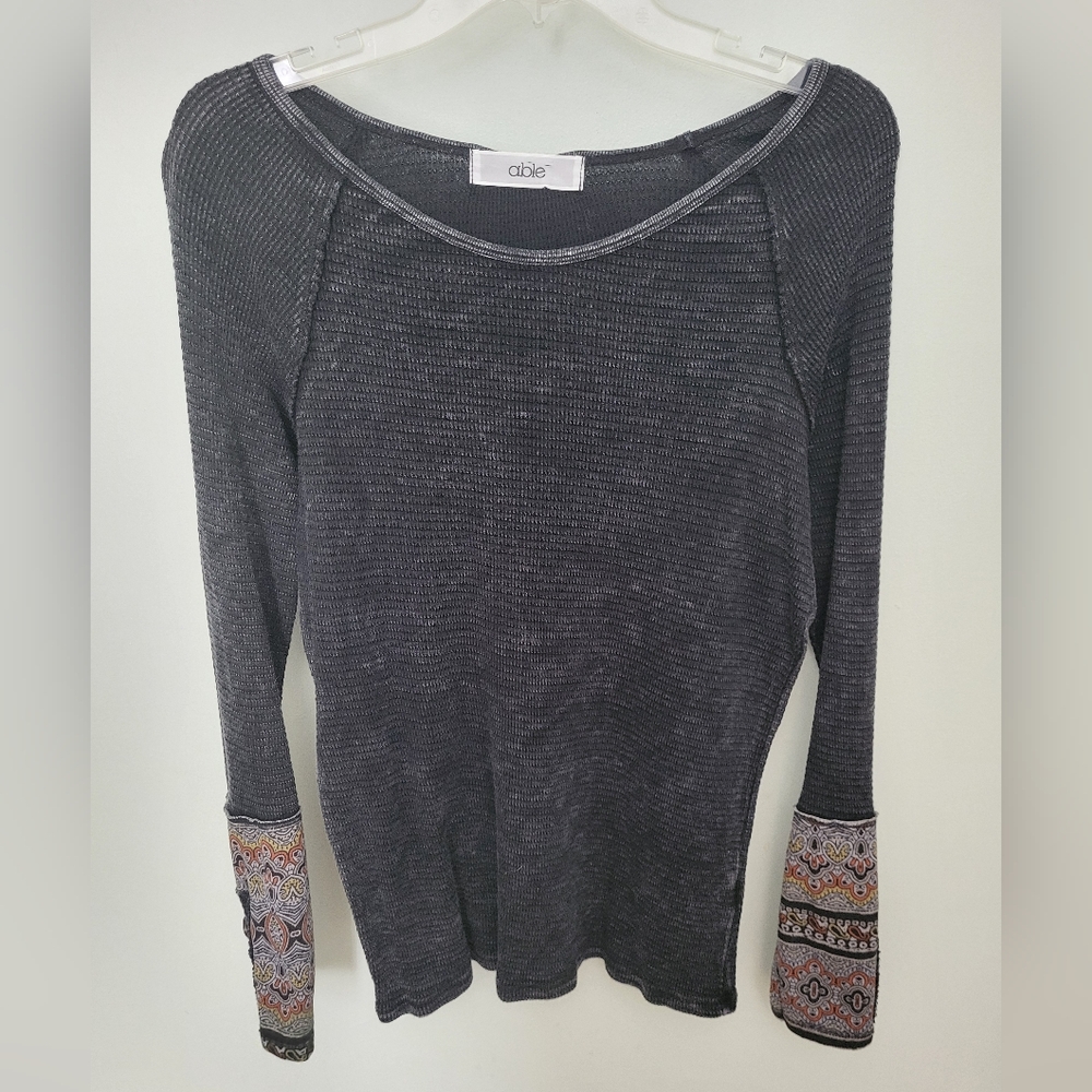 Able Women Large Long Sleeve Thermal Layer Top Button Geometric Sleeve Textured‎